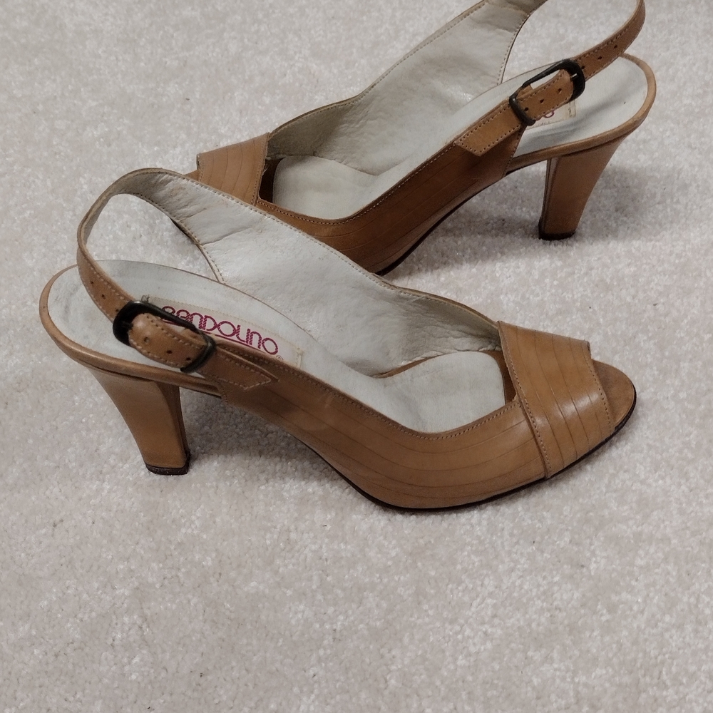 Vintage Bandolino Women's Tan Peep-Toe Slingback Shoes - Picture 4 of 5